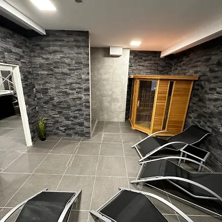 Horsky Jelenovska S Bazenem V Cene Hotel 3*