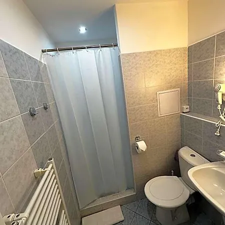 Horský Jelenovská S Bazénem V Ceně Hotel