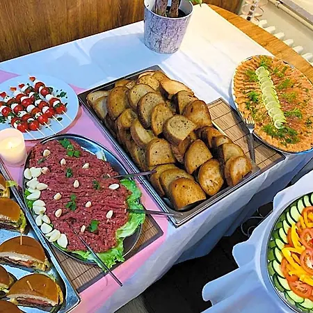 Hotel Horský Jelenovská S Bazénem V Ceně Valašské Klobouky