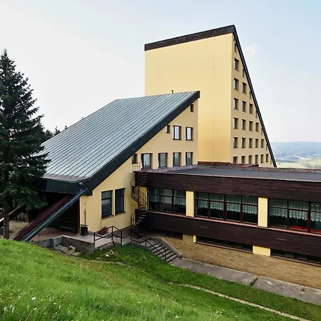 Horsky Jelenovska S Bazenem V Cene Hotel 3*