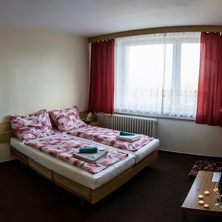 Horský Jelenovská S Bazénem V Ceně 3* Valašské Klobouky
