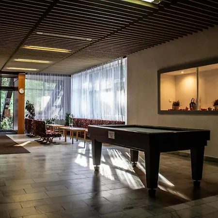 Horsky Jelenovska S Bazenem V Cene Hotel