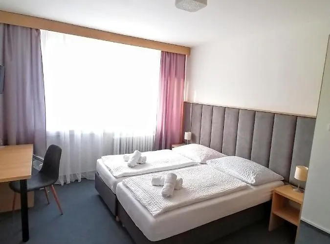Hotel Horsky Jelenovska S Bazenem V Cene 3*