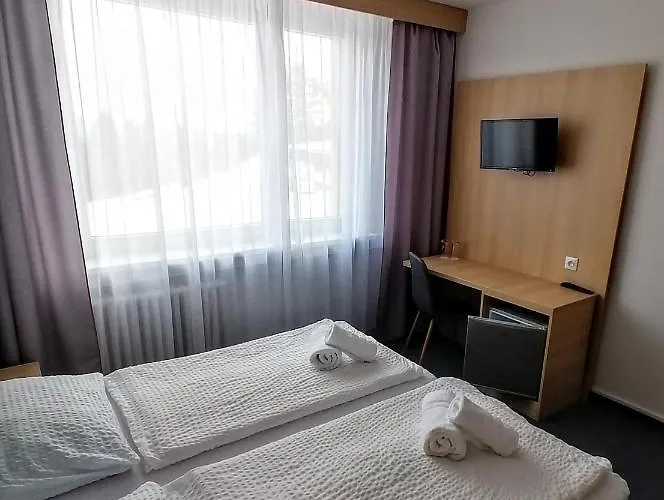 Hotel Horsky Jelenovska S Bazenem V Cene 3*
