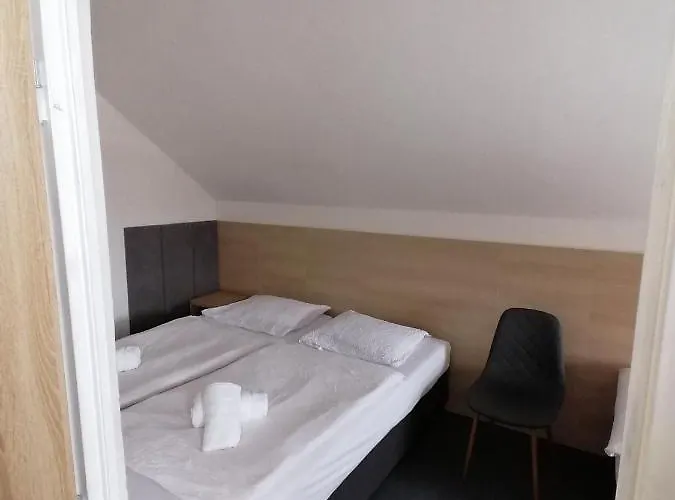Hotel Horsky Jelenovska S Bazenem V Cene 3*