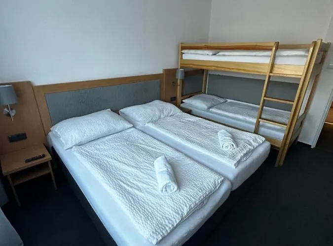 Horsky Jelenovska S Bazenem V Cene Hotel