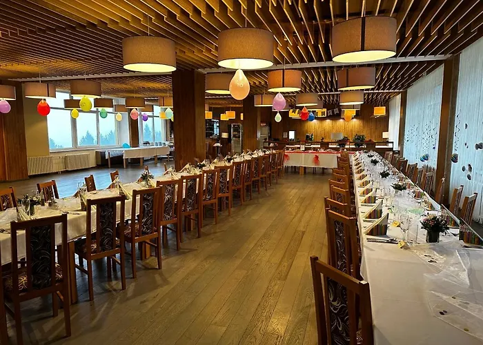 Hotel Horsky Jelenovska S Bazenem V Cene 3*