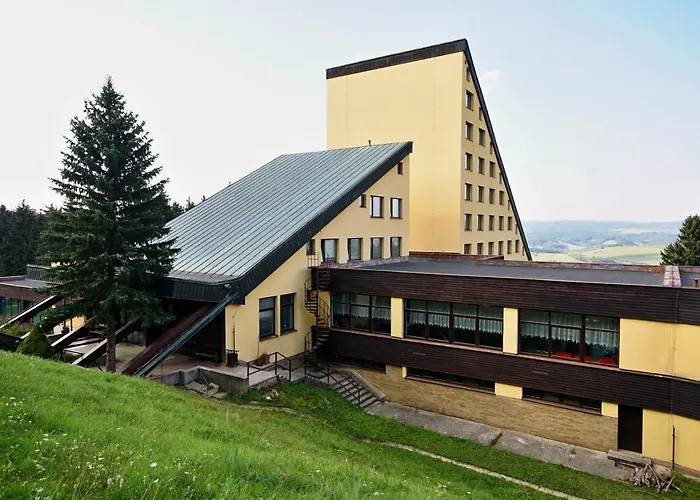 Horsky Jelenovska S Bazenem V Cene Hotel 3*