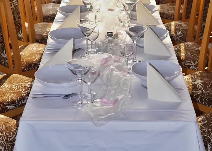 Hotel Horsky Jelenovska S Bazenem V Cene
