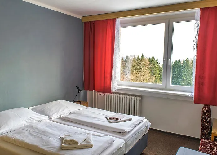 Hotel Horsky Jelenovska S Bazenem V Cene 3*